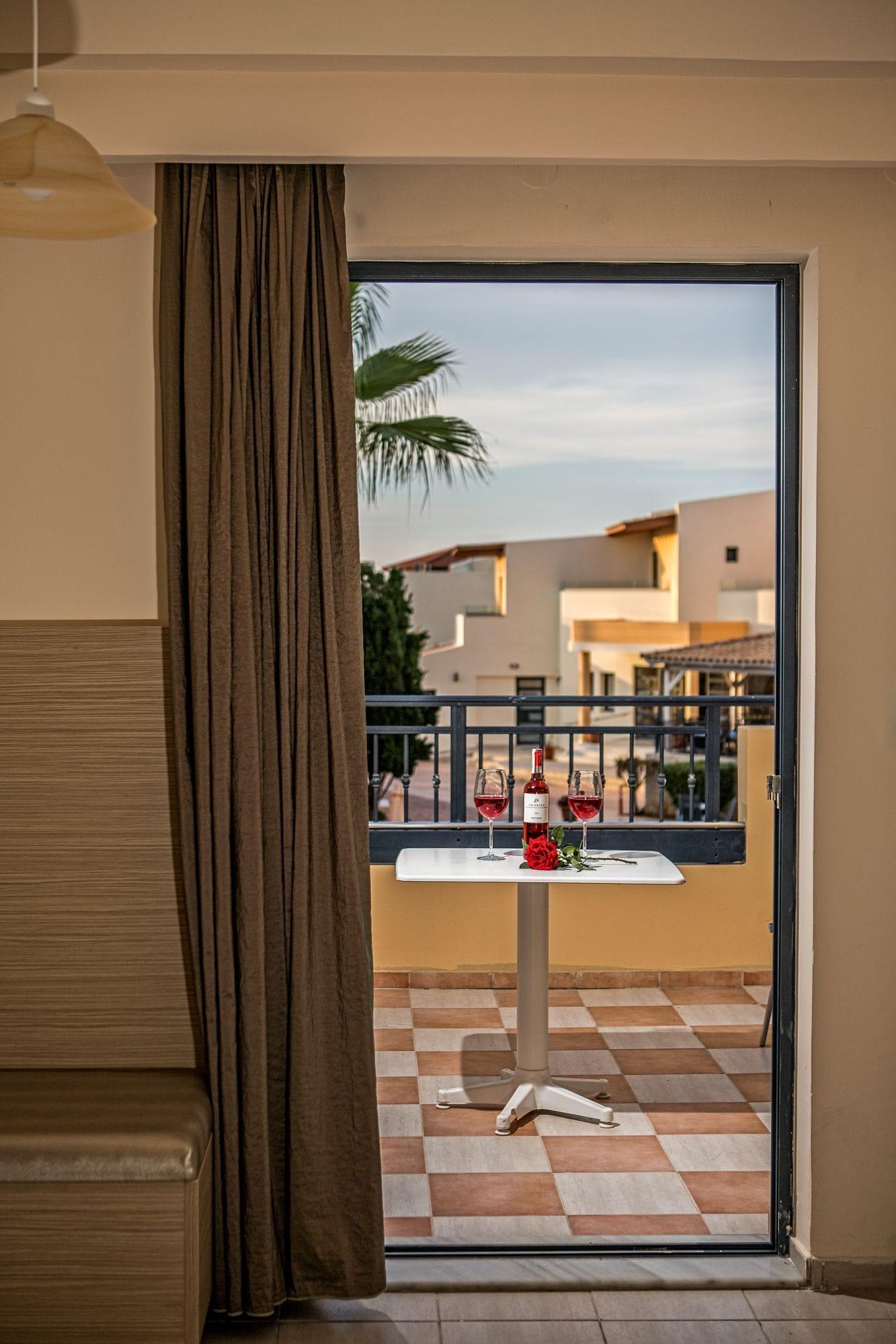 Blue Aegean Hotel & Suites กูเวส ภายนอก รูปภาพ