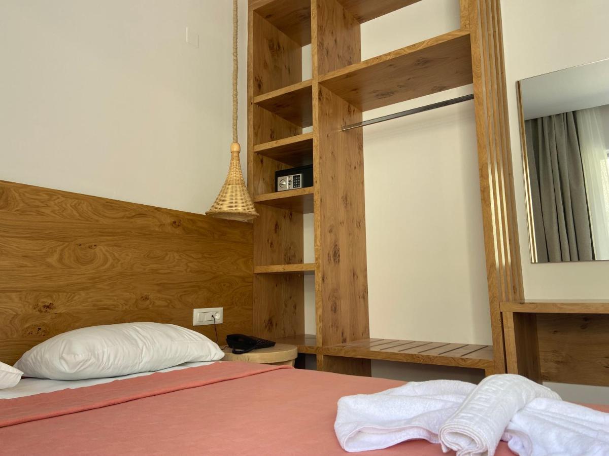 Blue Aegean Hotel & Suites กูเวส ภายนอก รูปภาพ