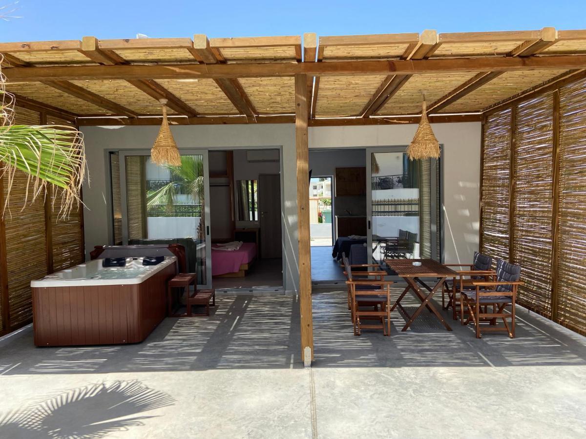 Blue Aegean Hotel & Suites กูเวส ภายนอก รูปภาพ
