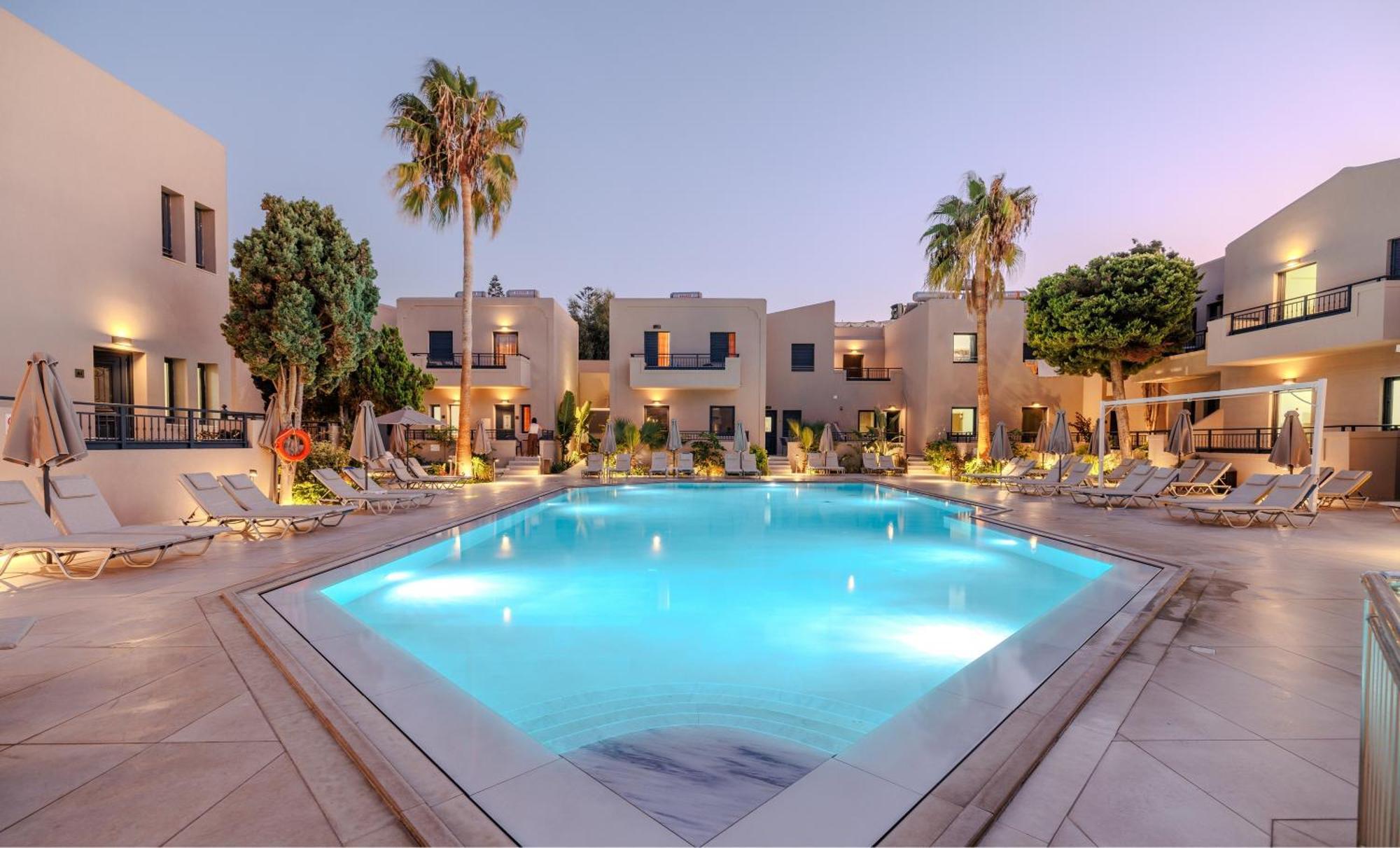 Blue Aegean Hotel & Suites กูเวส ภายนอก รูปภาพ