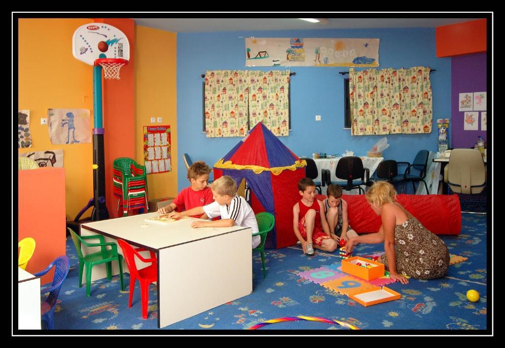 Blue Aegean Hotel & Suites กูเวส ภายนอก รูปภาพ